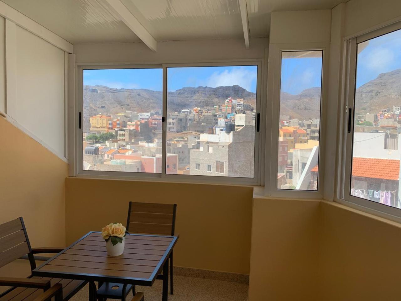 Moderno Apartamento Mindelo